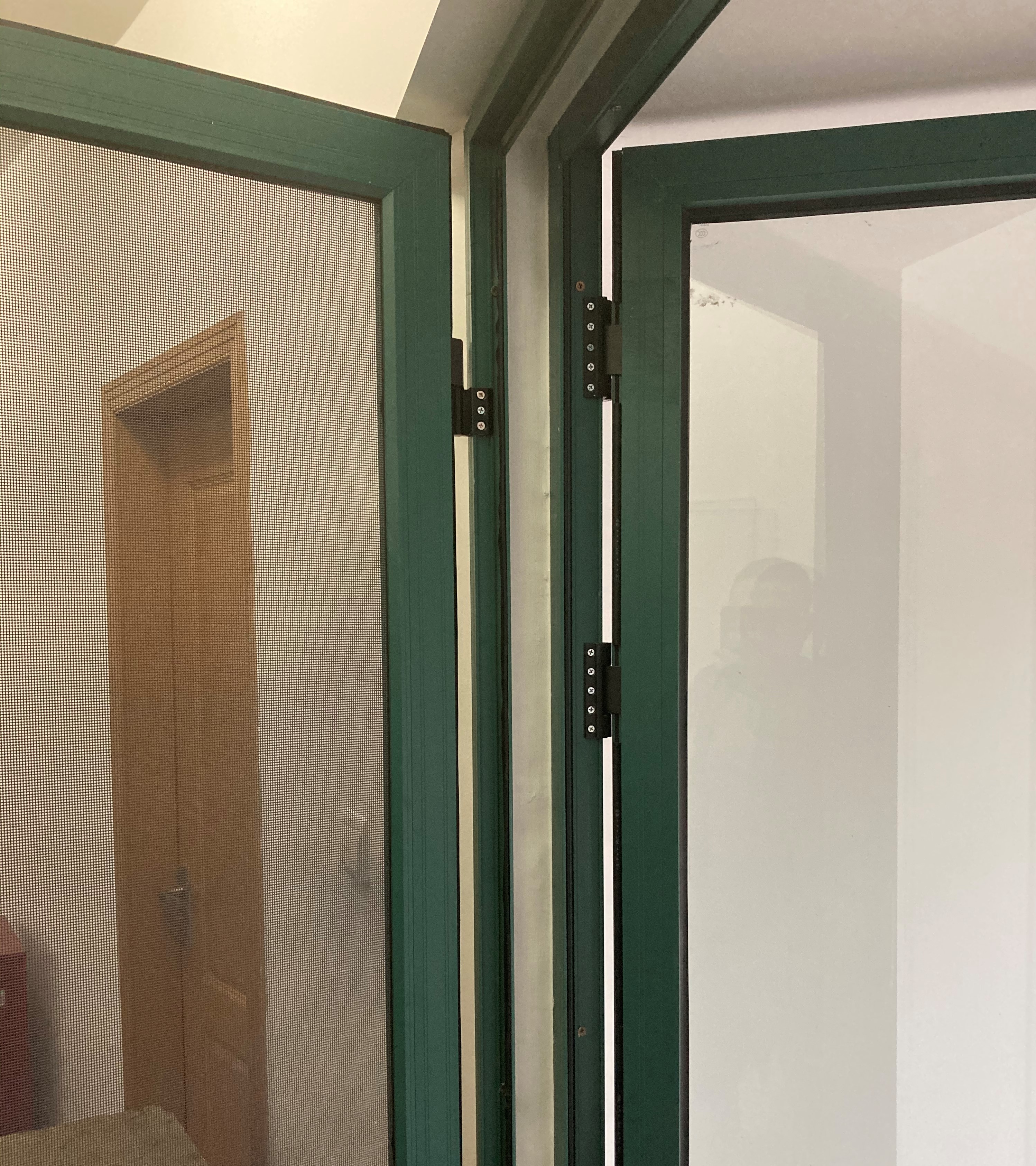 沙门和大门对向开启